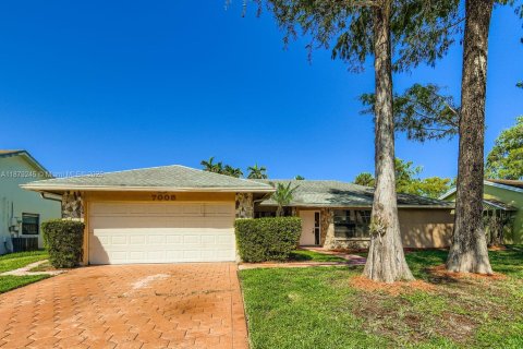 Купить виллу или дом в Лодерхилл, Флорида 4 комнаты, 183.95м2, № 1924405 - фото 2