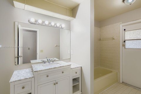 Купить виллу или дом в Лодерхилл, Флорида 4 комнаты, 183.95м2, № 1924405 - фото 24