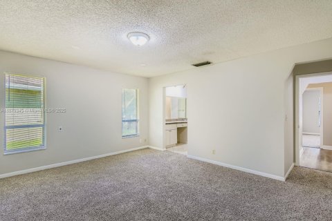 Купить виллу или дом в Лодерхилл, Флорида 4 комнаты, 183.95м2, № 1924405 - фото 17