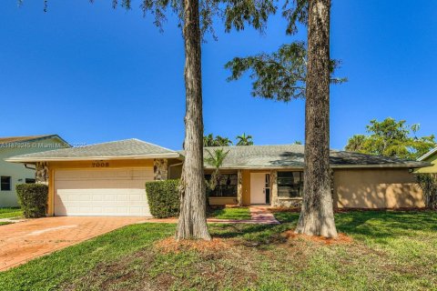 Купить виллу или дом в Лодерхилл, Флорида 4 комнаты, 183.95м2, № 1924405 - фото 1