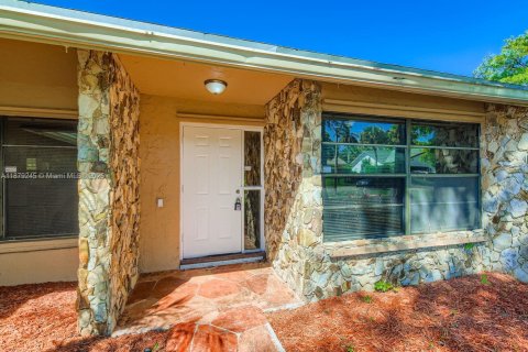 Купить виллу или дом в Лодерхилл, Флорида 4 комнаты, 183.95м2, № 1924405 - фото 4