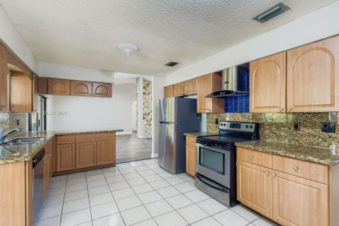 Купить виллу или дом в Лодерхилл, Флорида 4 комнаты, 183.95м2, № 1924405 - фото 12