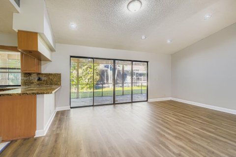 Купить виллу или дом в Лодерхилл, Флорида 4 комнаты, 183.95м2, № 1924405 - фото 14