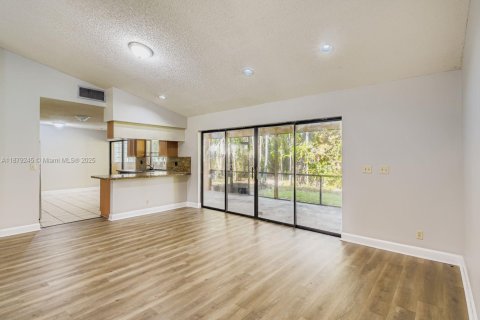 Купить виллу или дом в Лодерхилл, Флорида 4 комнаты, 183.95м2, № 1924405 - фото 15