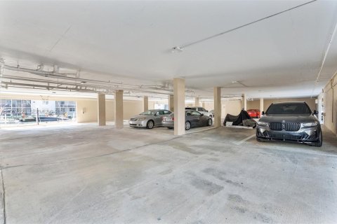 Condo in North Miami Beach, Florida, 2 bedrooms № 2032105 - photo 24