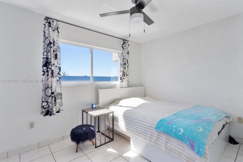Condo in North Miami Beach, Florida, 2 bedrooms № 2032105 - photo 15
