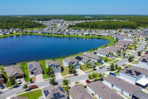 Villa ou maison à vendre à Kissimmee, Floride: 4 chambres, 182.09 m2 № 2147439 - photo 5