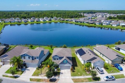 Villa ou maison à vendre à Kissimmee, Floride: 4 chambres, 182.09 m2 № 2147439 - photo 9