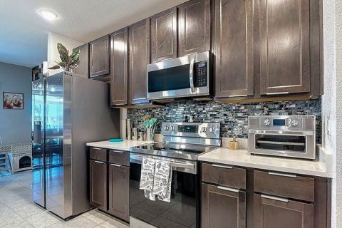 Villa ou maison à vendre à Kissimmee, Floride: 4 chambres, 182.09 m2 № 2147439 - photo 19