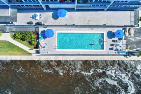 Copropriété à vendre à Pompano Beach, Floride: 2 chambres, 159.33 m2 № 2181815 - photo 5