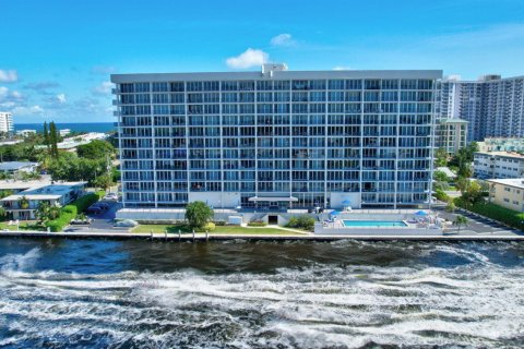 Copropriété à vendre à Pompano Beach, Floride: 2 chambres, 159.33 m2 № 2181815 - photo 2