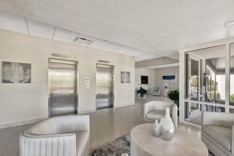 Copropriété à vendre à Pompano Beach, Floride: 2 chambres, 159.33 m2 № 2181815 - photo 7