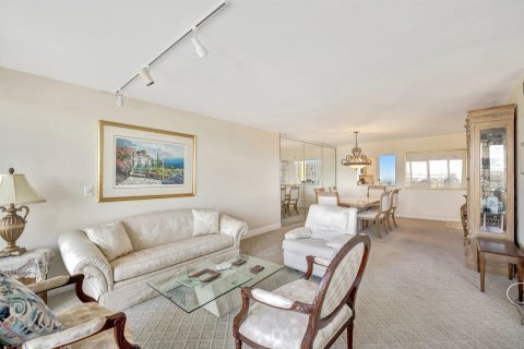 Copropriété à vendre à Pompano Beach, Floride: 2 chambres, 159.33 m2 № 2181815 - photo 15