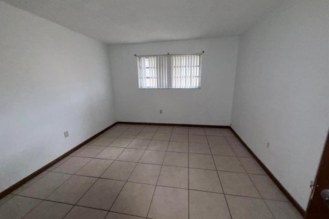 Immobilier commercial à vendre à Miramar, Floride № 2147343 - photo 15