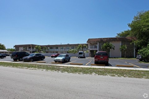 Immobilier commercial à vendre à Miramar, Floride № 2147343 - photo 4
