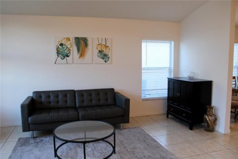 House in Kissimmee, Florida 4 bedrooms, 165.55 sq.m. № 2147876 - photo 13