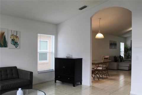 House in Kissimmee, Florida 4 bedrooms, 165.55 sq.m. № 2147876 - photo 12