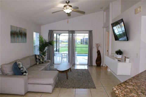 House in Kissimmee, Florida 4 bedrooms, 165.55 sq.m. № 2147876 - photo 17