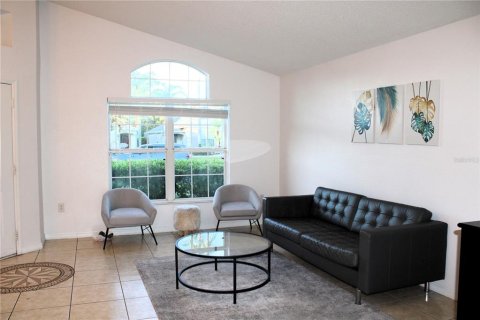 House in Kissimmee, Florida 4 bedrooms, 165.55 sq.m. № 2147876 - photo 10