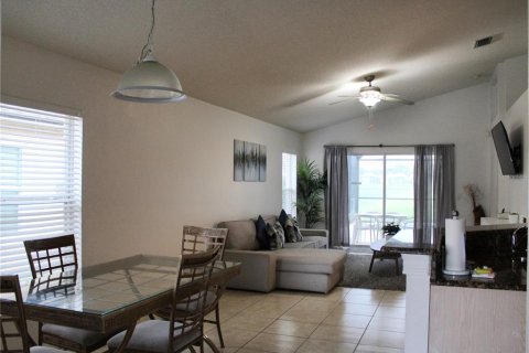 House in Kissimmee, Florida 4 bedrooms, 165.55 sq.m. № 2147876 - photo 14