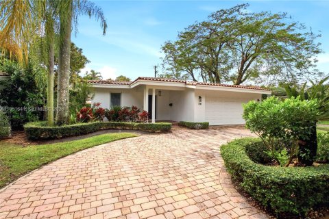 Купить виллу или дом в Корал-Гейблс, Флорида 4 спальни, 161.65м2, № 2005990 - фото 2