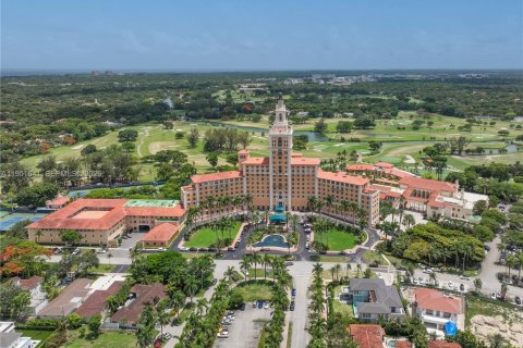 Купить виллу или дом в Корал-Гейблс, Флорида 4 спальни, 161.65м2, № 2005990 - фото 28