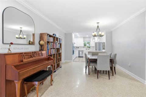 Купить виллу или дом в Корал-Гейблс, Флорида 4 спальни, 161.65м2, № 2005990 - фото 11