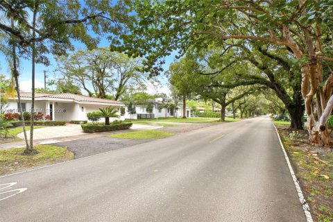 Купить виллу или дом в Корал-Гейблс, Флорида 4 спальни, 161.65м2, № 2005990 - фото 3