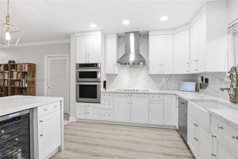 Купить виллу или дом в Корал-Гейблс, Флорида 4 спальни, 161.65м2, № 2005990 - фото 5