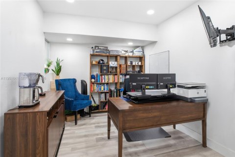 Купить виллу или дом в Корал-Гейблс, Флорида 4 спальни, 161.65м2, № 2005990 - фото 12