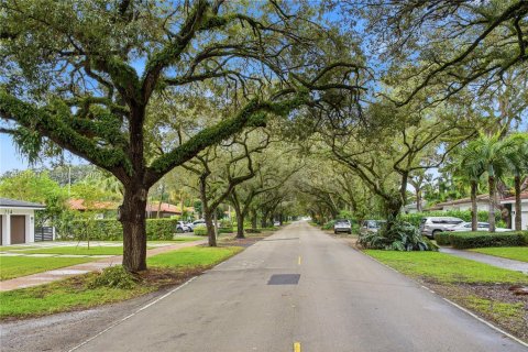 Купить виллу или дом в Корал-Гейблс, Флорида 4 спальни, 161.65м2, № 2005990 - фото 27