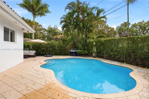 Купить виллу или дом в Корал-Гейблс, Флорида 4 спальни, 161.65м2, № 2005990 - фото 23