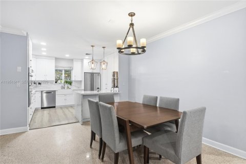 Купить виллу или дом в Корал-Гейблс, Флорида 4 спальни, 161.65м2, № 2005990 - фото 6