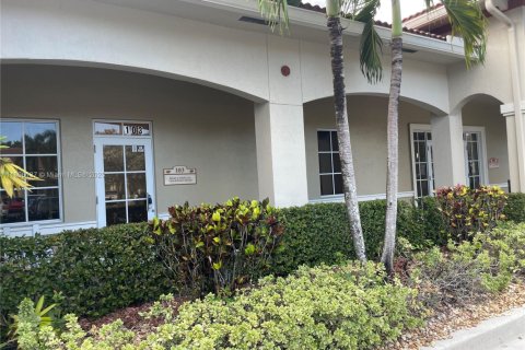 Propiedad comercial en venta en Coral Springs, Florida № 1950388 - foto 29