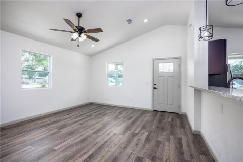 House in High Springs, Florida 3 bedrooms, 111.48 sq.m. № 1405507 - photo 8