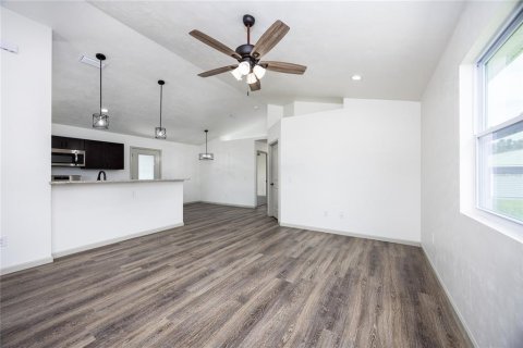 House in High Springs, Florida 3 bedrooms, 111.48 sq.m. № 1405507 - photo 9