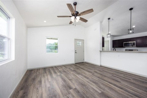 House in High Springs, Florida 3 bedrooms, 111.48 sq.m. № 1405507 - photo 7