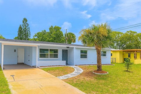 Casa en alquiler en Titusville, Florida, 3 dormitorios, 98.1 m2 № 1913790 - foto 1