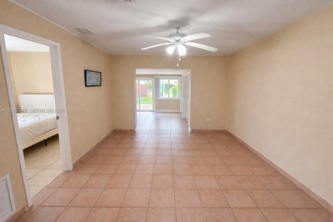 Casa en alquiler en Dania Beach, Florida, 2 dormitorios, 150.13 m2 № 2024802 - foto 4