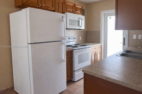 Casa en alquiler en Dania Beach, Florida, 2 dormitorios, 150.13 m2 № 2024802 - foto 5