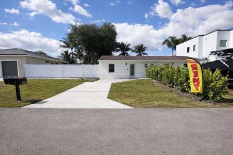 Casa en Dania Beach, Florida 2 dormitorios, 150.13 m2 № 2024802