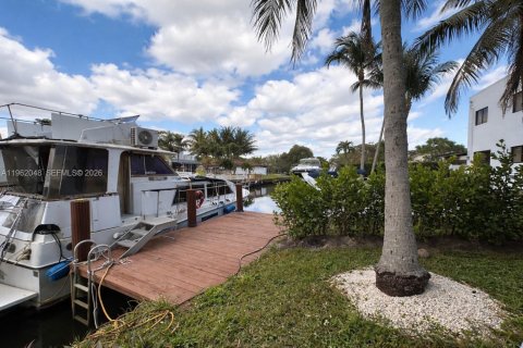 Casa en alquiler en Dania Beach, Florida, 2 dormitorios, 150.13 m2 № 2024802 - foto 12