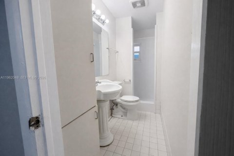 Casa en alquiler en Dania Beach, Florida, 2 dormitorios, 150.13 m2 № 2024802 - foto 8