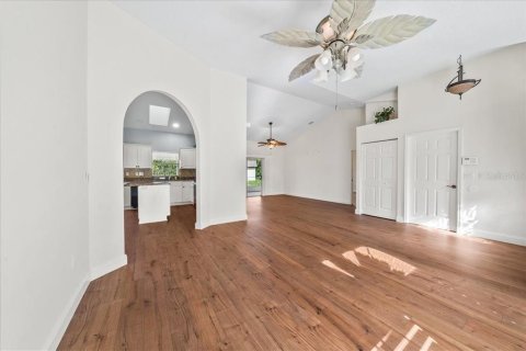 Villa ou maison à vendre à Palm Bay, Floride: 3 chambres, 235.14 m2 № 2142011 - photo 5