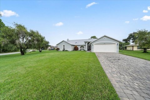 Villa ou maison à Palm Bay, Floride 3 chambres, 235.14 m2 № 2142011