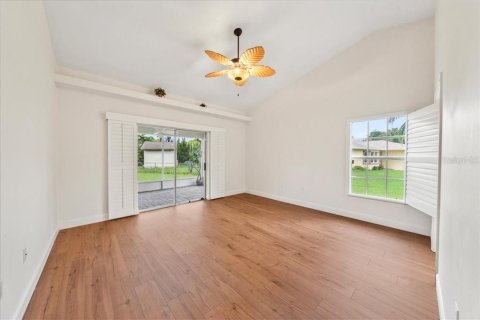 Villa ou maison à vendre à Palm Bay, Floride: 3 chambres, 235.14 m2 № 2142011 - photo 17
