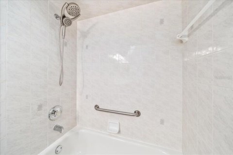 Villa ou maison à vendre à Palm Bay, Floride: 3 chambres, 235.14 m2 № 2142011 - photo 30