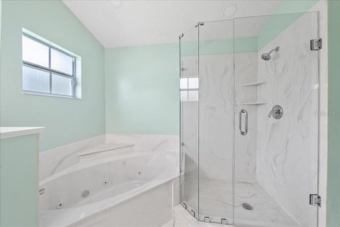 Villa ou maison à vendre à Palm Bay, Floride: 3 chambres, 235.14 m2 № 2142011 - photo 23