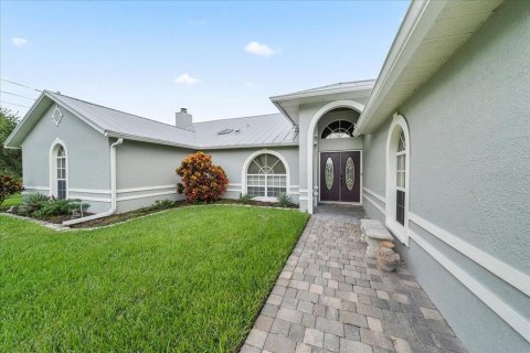 Villa ou maison à vendre à Palm Bay, Floride: 3 chambres, 235.14 m2 № 2142011 - photo 3