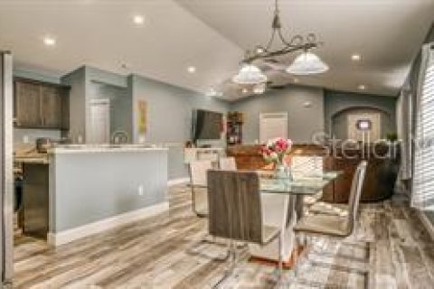 House in Auburndale, Florida 3 bedrooms, 150.13 sq.m. № 1808135 - photo 13